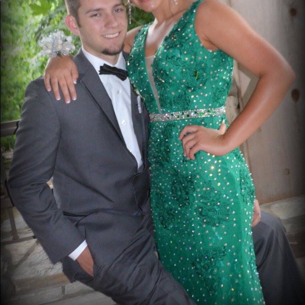 PROM DRESS - Picture 3 of 7